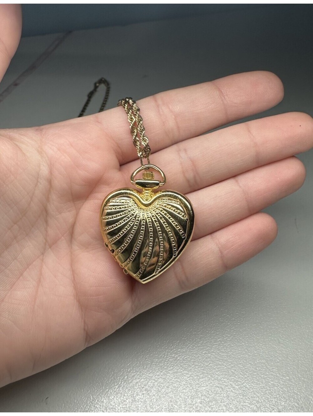 Futura Women's Small Pocket Watch / Necklace Watch Gold Tone Quartz Heart Shape